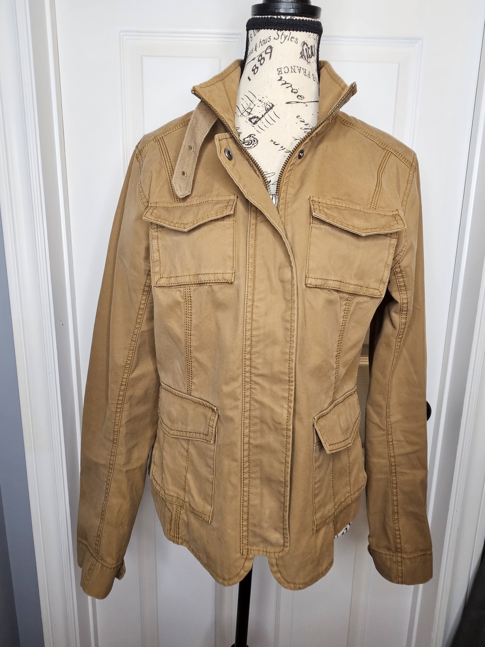 Eddie Bauer Women's Tan Cargo Utility Jacket Size M Cotton Casual